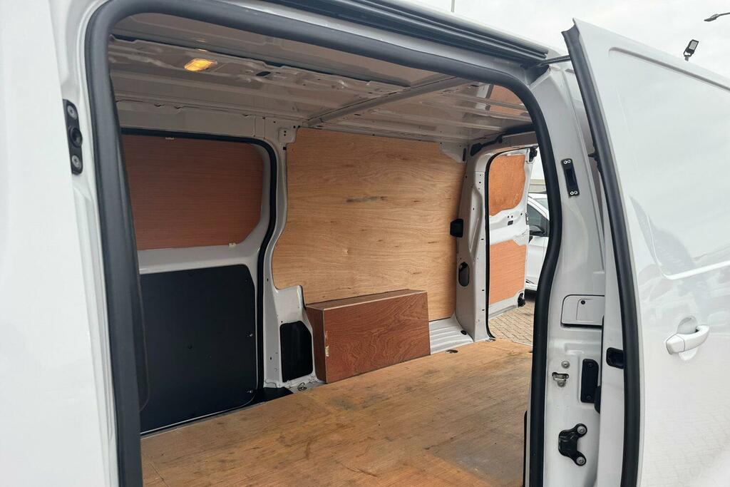 Vauxhall Vivaro 2900 1.5D 100Ps Prime H1 Van White #15