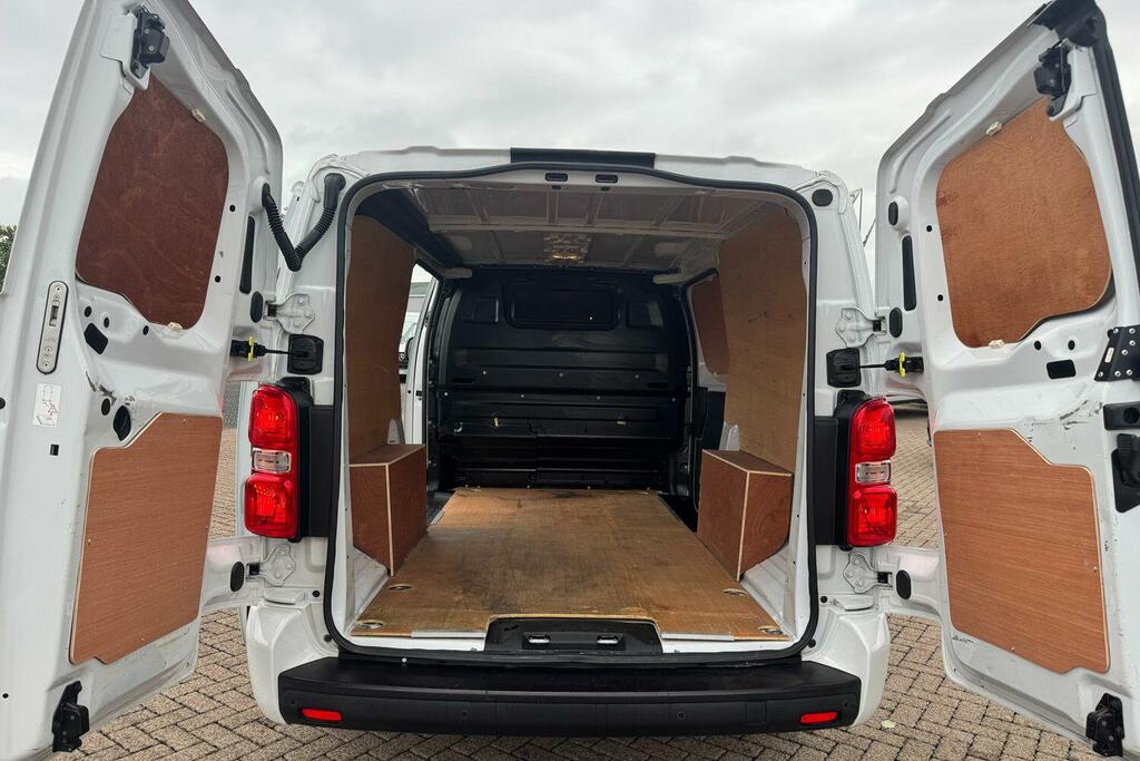 Vauxhall Vivaro 1.5 Turbo D 2900 Pro Panel Van 6Dr L White #2