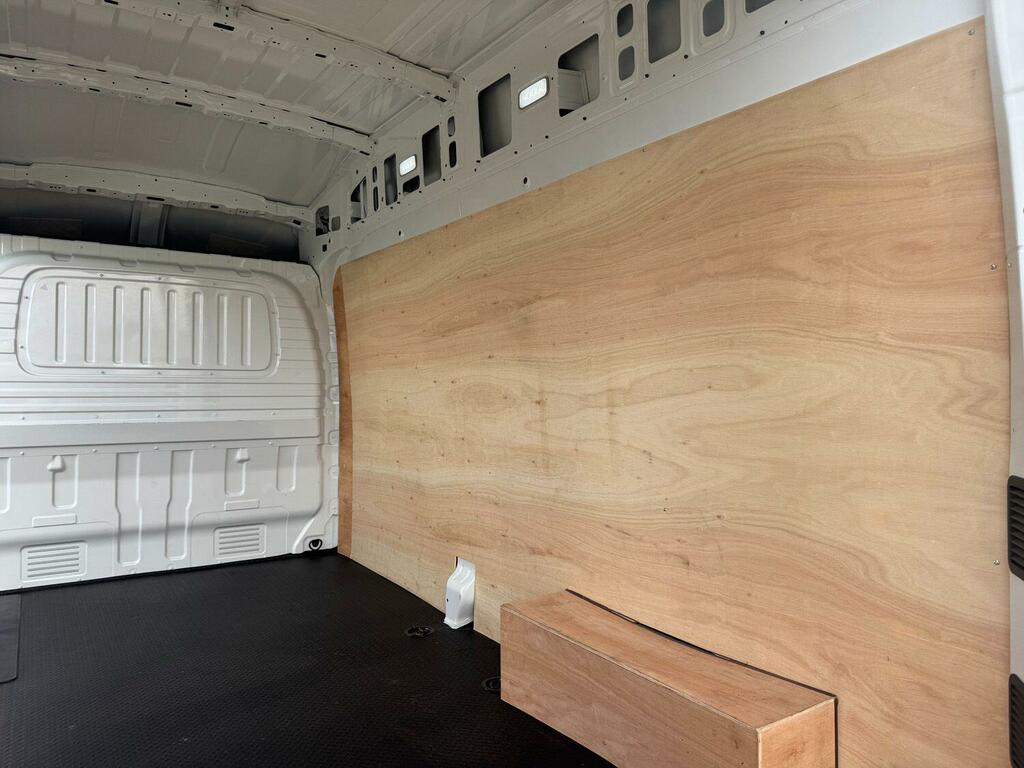 Maxus Deliver 9 Rwd Lxh Base L3h3 150 3500 White #11