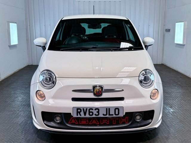 Abarth 595 2013 1.4 T-jet Turismo Hatchback RV63JLO White #2