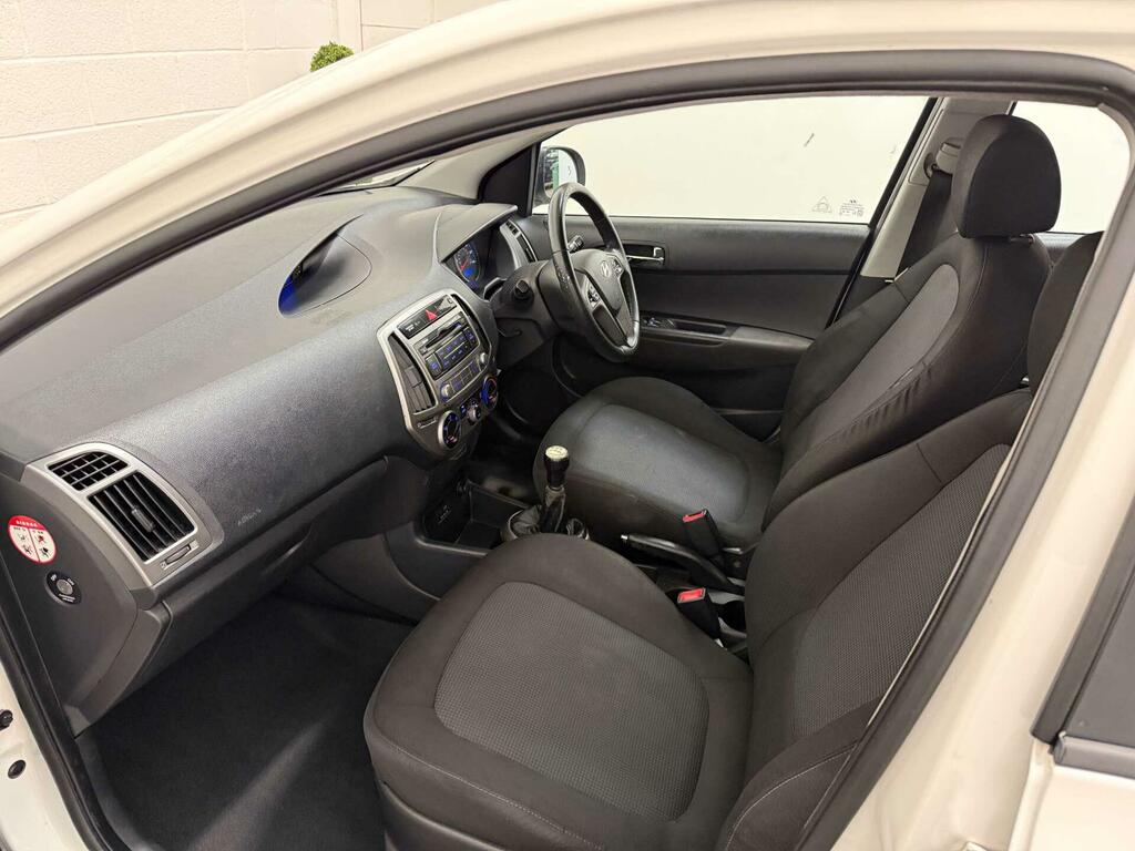 Hyundai I20 1.4 Crdi Comfort Black #44