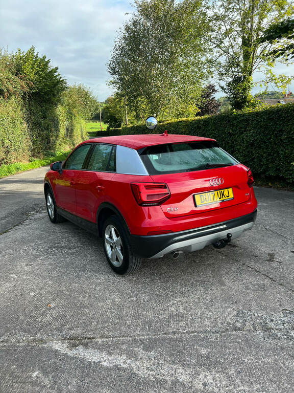 Audi Q2 1.6 Tdi Sport Red #3