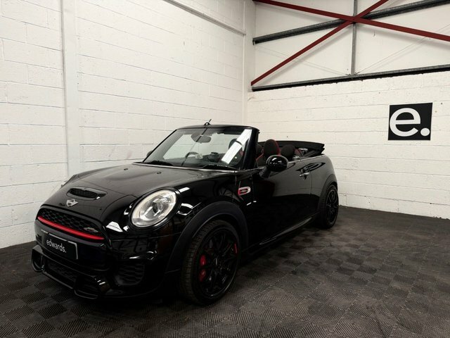 Mini Convertible 2.0 John Cooper Works Convertible Black #2