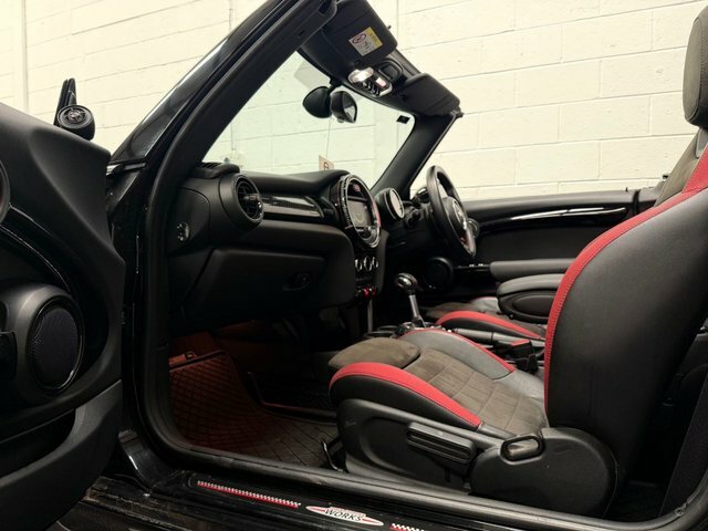 Mini Convertible 2.0 John Cooper Works Convertible Black #3