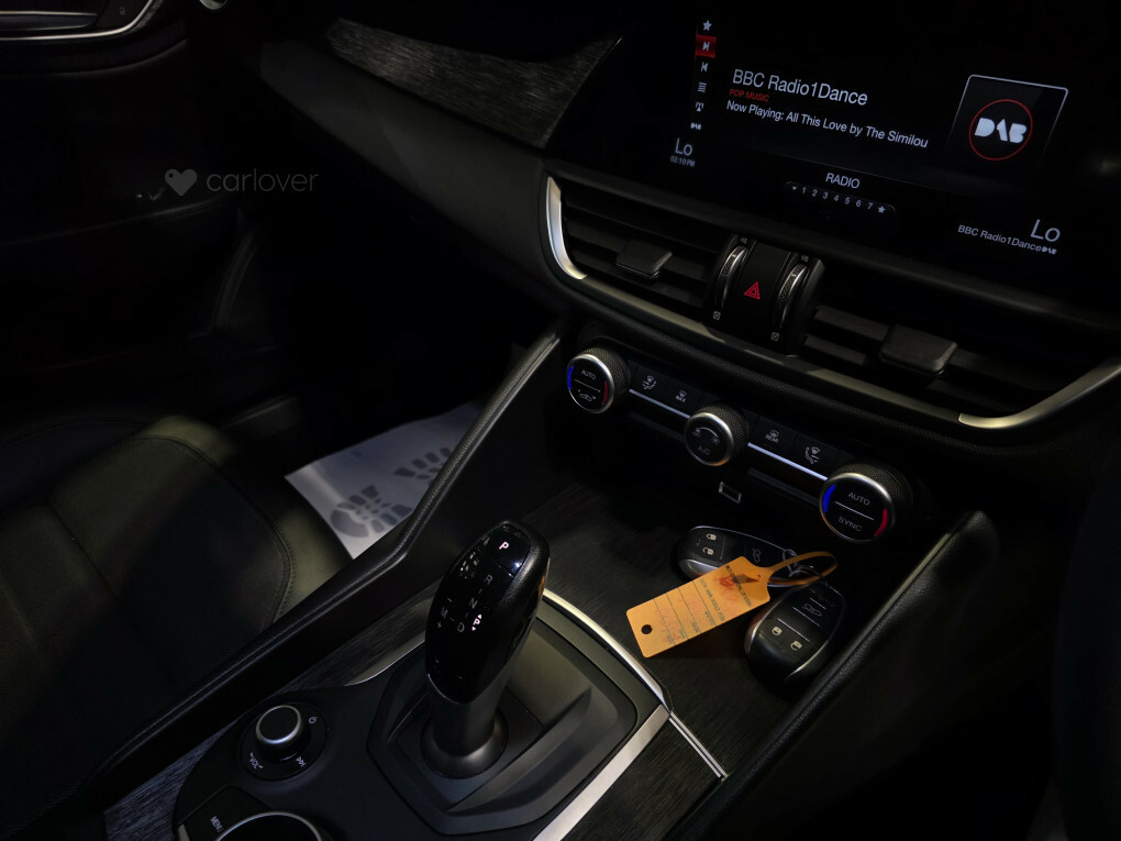 Alfa Romeo Giulia V6 Biturbo Quadrifoglio #13