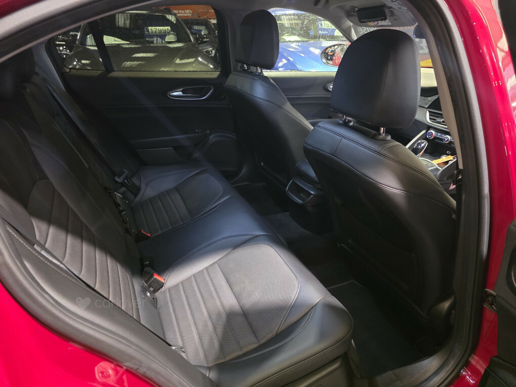 Alfa Romeo Giulia V6 Biturbo Quadrifoglio #11