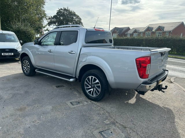 Nissan Navara 2018 2.3 Dci Tekna Pickup Double Cab Ma Silver #2