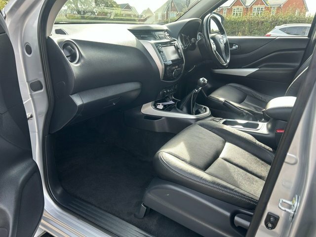 Nissan Navara 2018 2.3 Dci Tekna Pickup Double Cab Ma Silver #6