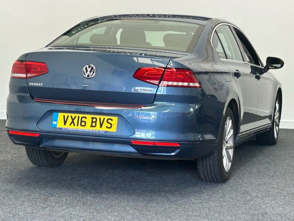 Volkswagen Passat Saloon VX16BVS Blue #4