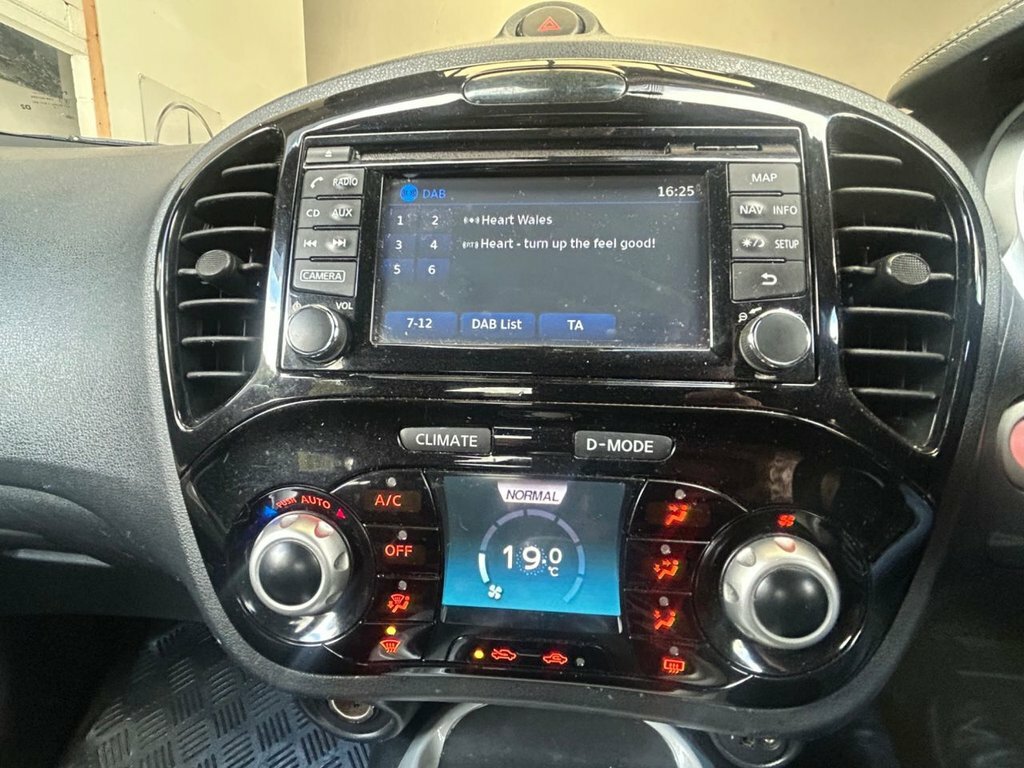 Nissan Juke 1.6 Acenta Premium Xtronic 117 Bhp Black #11