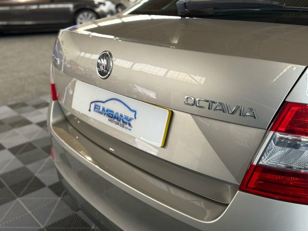 Skoda Octavia Octavia Vrs Tdi Cr White #10