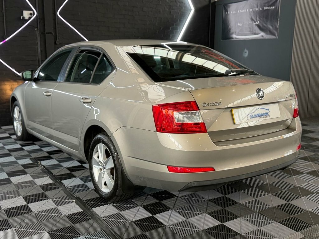 Skoda Octavia Octavia Vrs Tdi Cr White #17