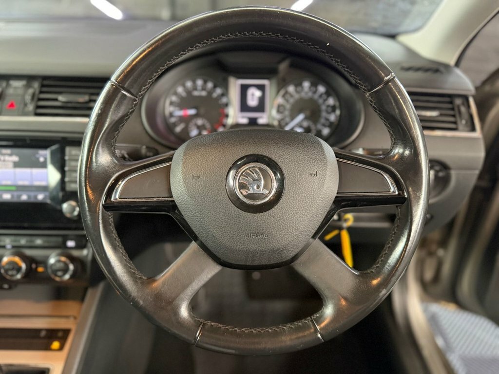Skoda Octavia Octavia Vrs Tdi Cr White #15