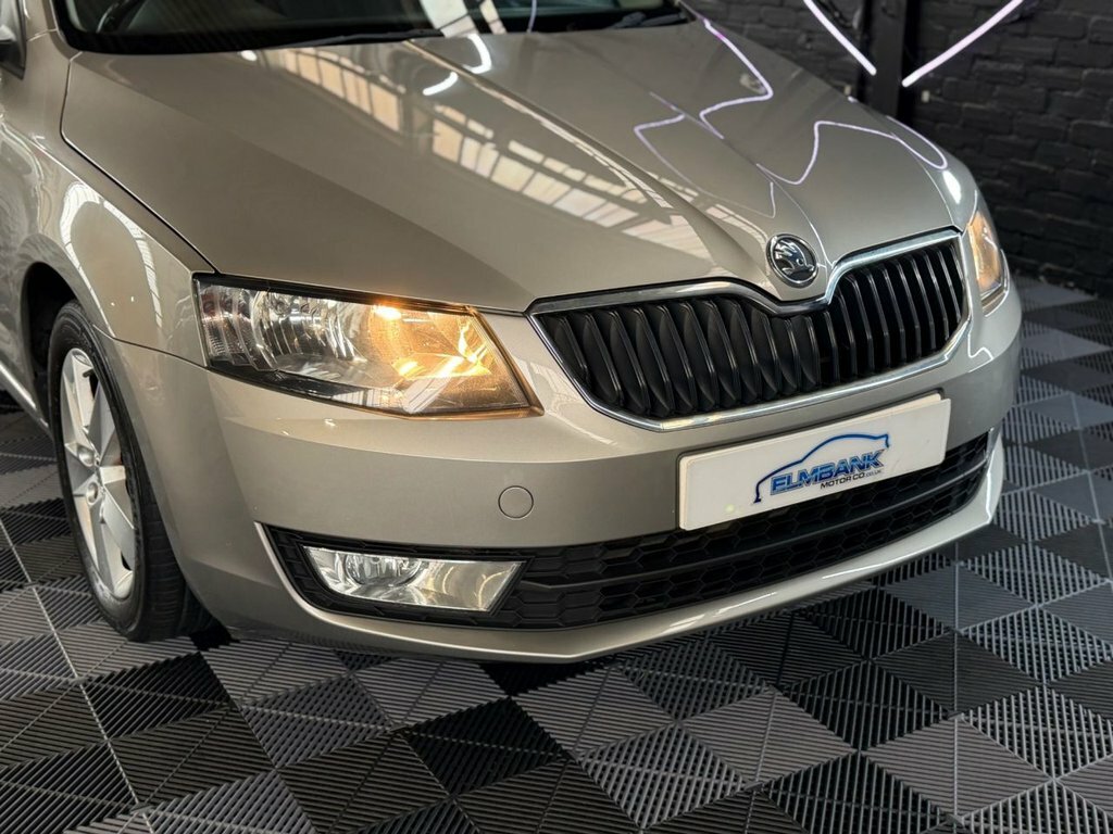 Skoda Octavia Octavia Vrs Tdi Cr White #26