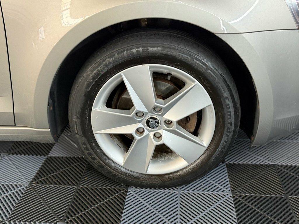 Skoda Octavia Octavia Vrs Tdi Cr White #21