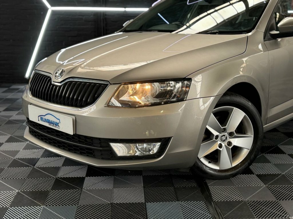 Skoda Octavia Octavia Vrs Tdi Cr White #2