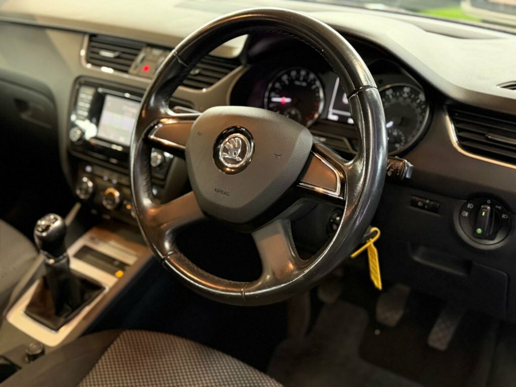 Skoda Octavia Octavia Vrs Tdi Cr White #11