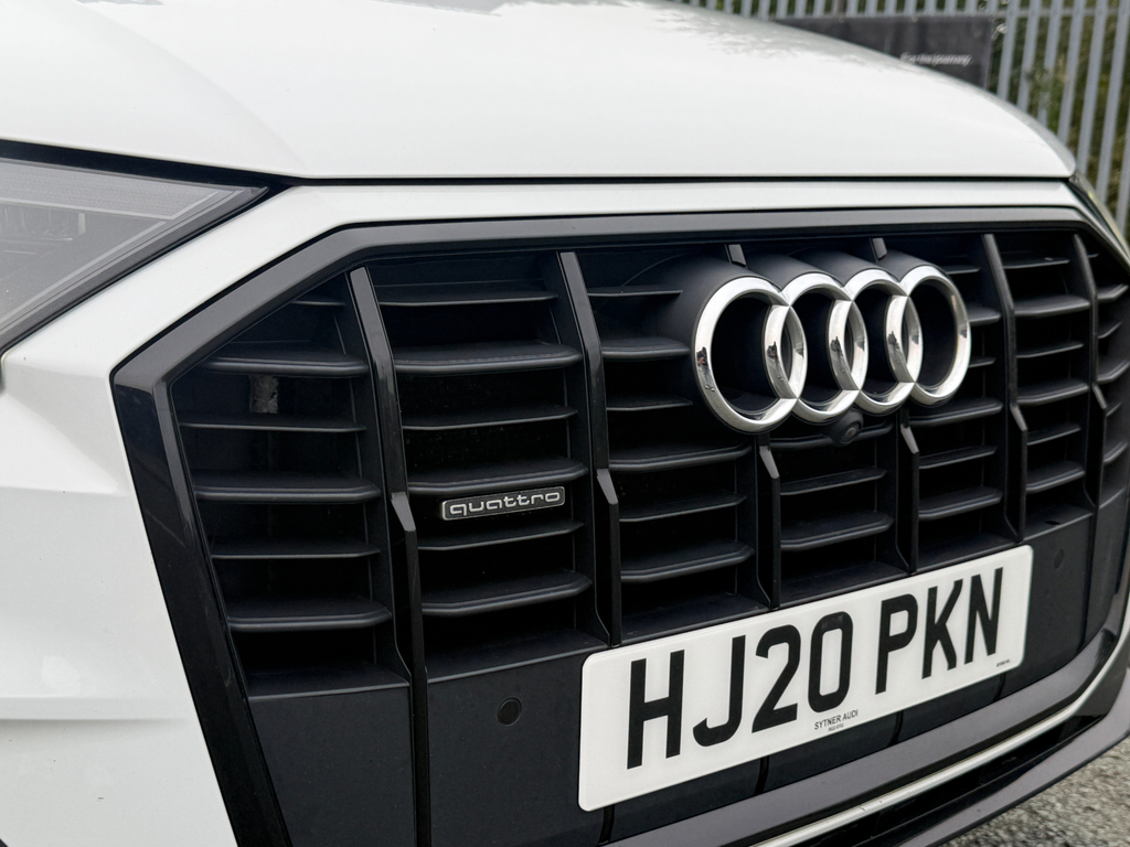 Audi Q7 3.0 Tdi V6 50 Black Edition Suv Tiptron White #4