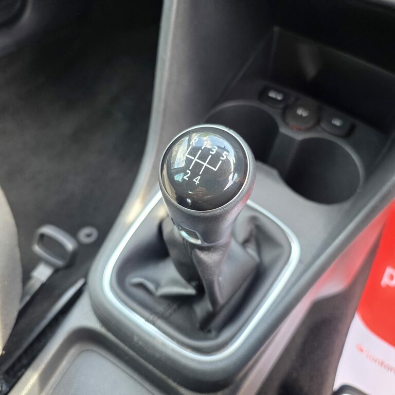 Volkswagen Polo Black #9