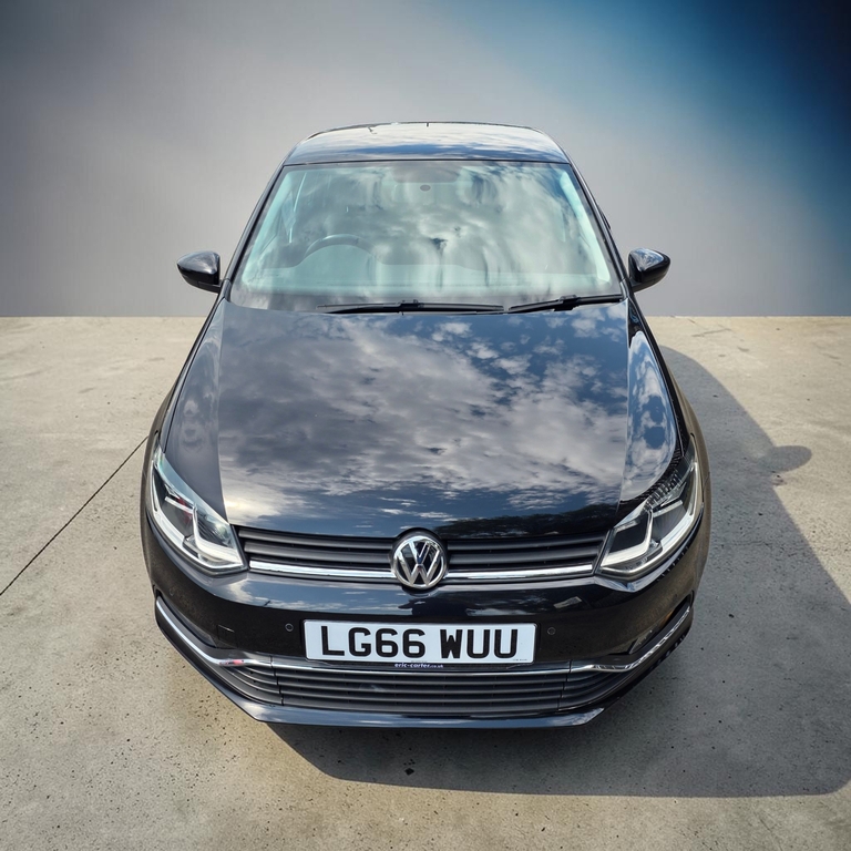 Volkswagen Polo Black #25