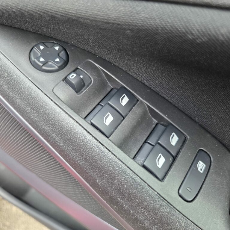 Vauxhall Crossland Elite Nav Black #14