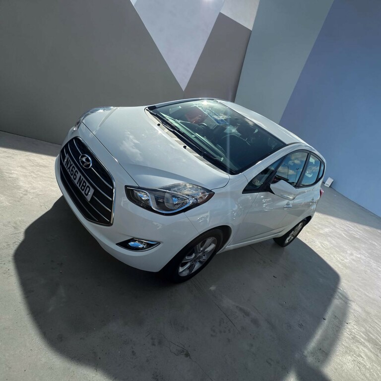 Hyundai Ix20 1.4 Bluedrive Se Mpv White #5