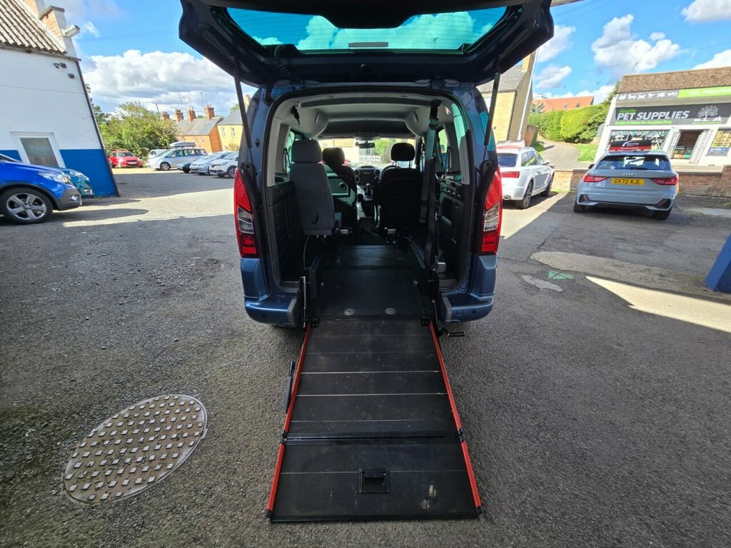 Peugeot Partner Professional L1 Blue White #7