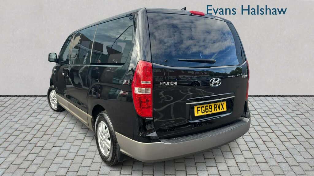 Hyundai I800 2.5 Crdi Se Nav 2019 Black #2