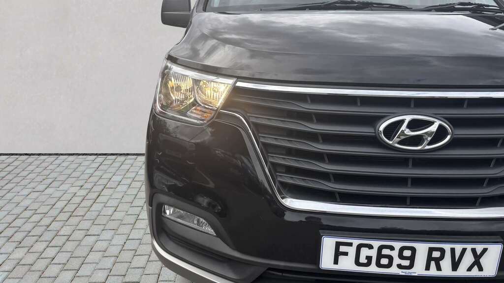 Hyundai I800 2.5 Crdi Se Nav 2019 Black #6