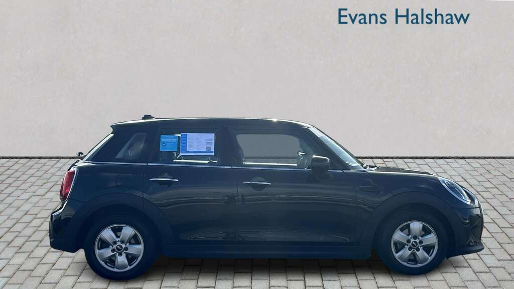 Mini Hatch 1.5 Cooper Classic Premium 2023 Black #3