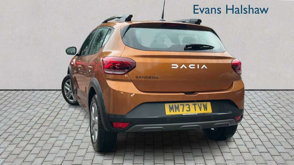 Dacia Sandero Stepway 1.0 Tce Bi-fuel Expression 2023 Orange #2