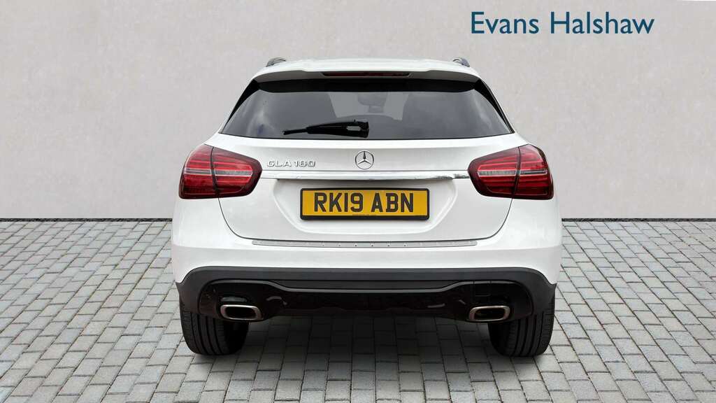 Mercedes-Benz GLA Class 180 Urban Edition 2019 RK19ABN White #4