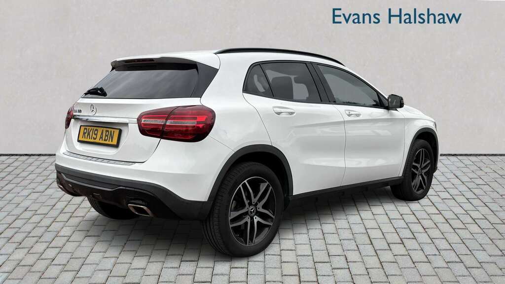 Mercedes-Benz GLA Class 180 Urban Edition 2019 RK19ABN White #3