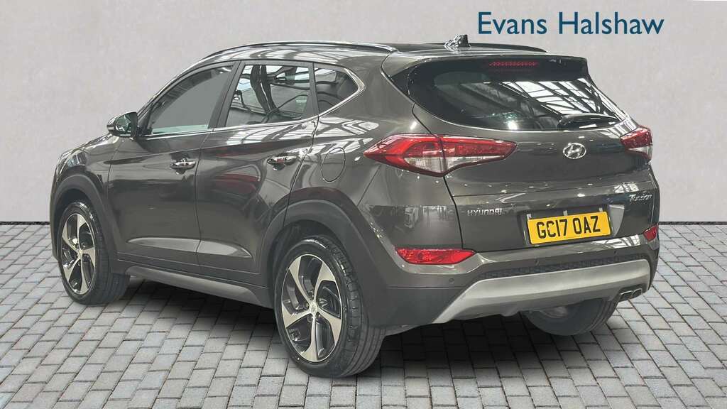 Hyundai Tucson 2.0 Crdi Blue Drive Premium Se 2Wd 2017 Grey #2