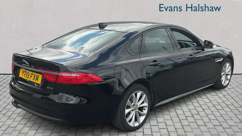 Jaguar XF 2.0D 180 R-sport 2019 Black #3