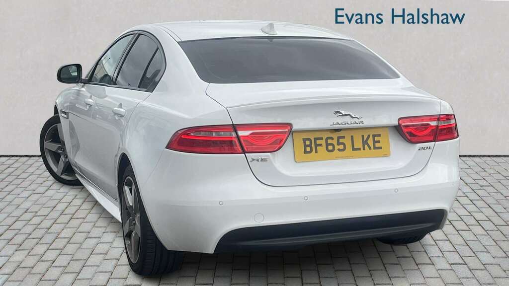 Jaguar XE 2.0 R-sport 2015 White #2