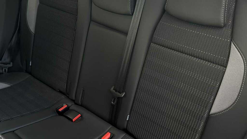 Peugeot 2008 1.2 Puretech Active Euro Black #15
