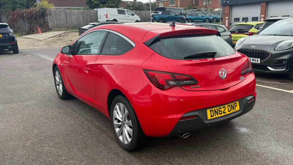 Vauxhall Astra GTC 1.6T 16V Sri 2012 Red #4