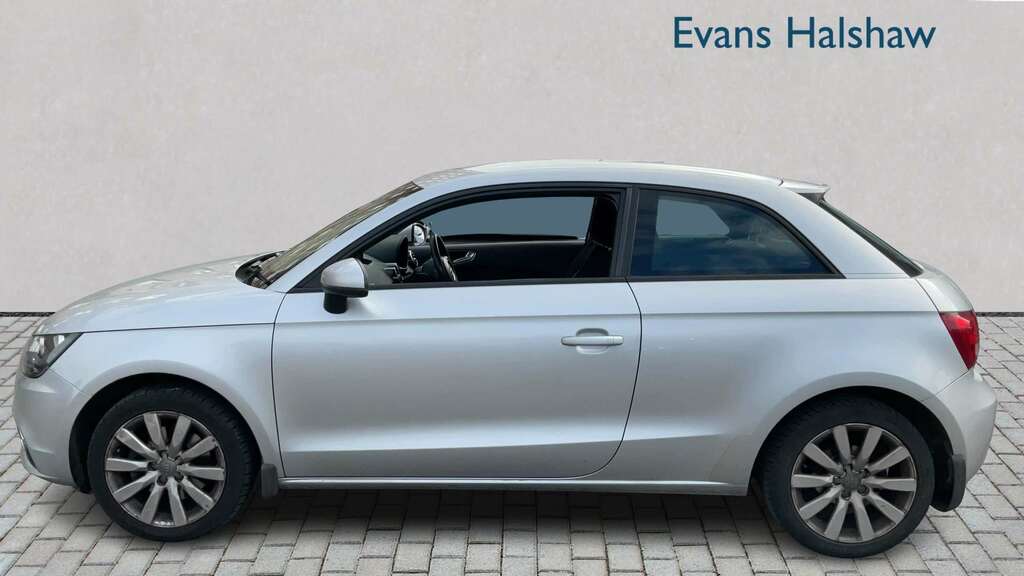 Audi A1 1.4 Tfsi Sport Euro 5 Ss Black #3