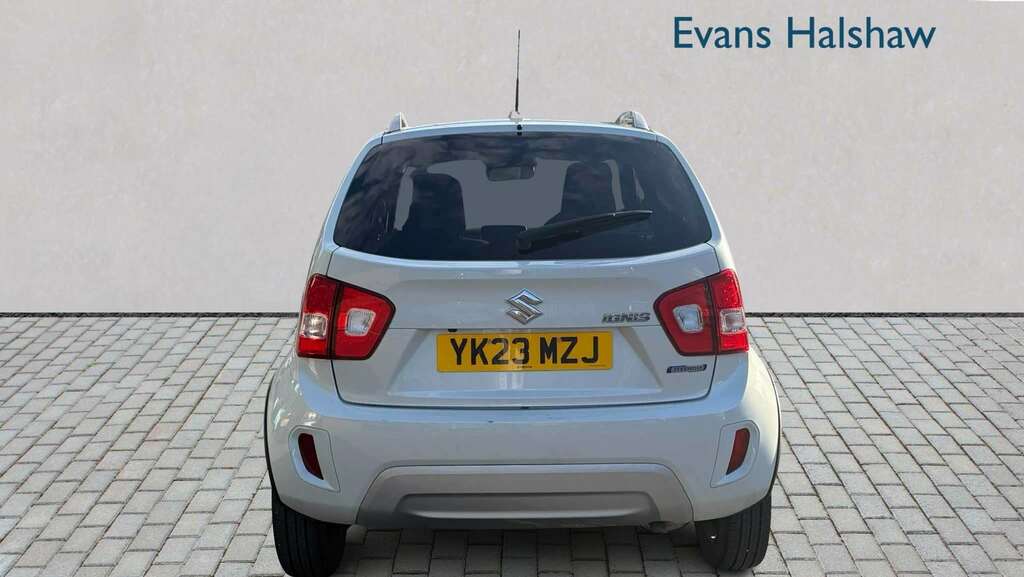 Suzuki Ignis 1.2 Dualjet 12V Hybrid Sz5 Cvt 2023 White #3