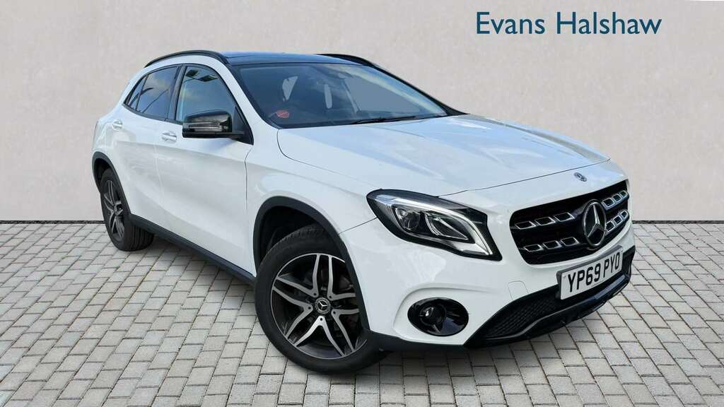 Mercedes-Benz GLA Class 200 Urban Edition Plus 2019 White