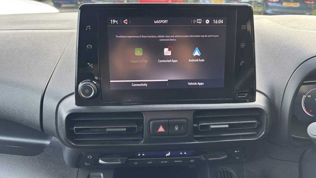 Vauxhall Combo-e Life 100Kw Ultimate XL 50Kwh 7 Seat 2024 Grey #2