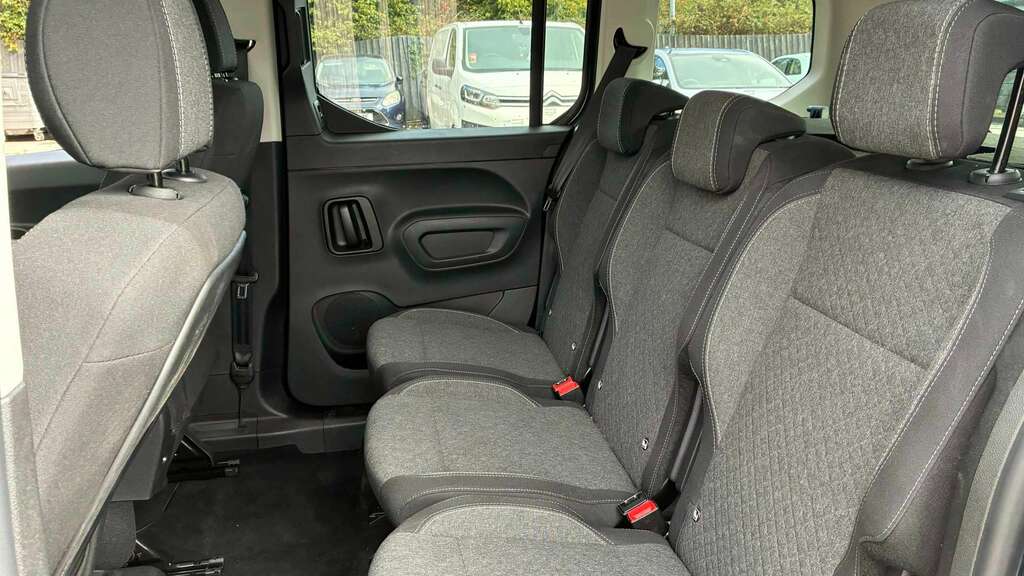 Vauxhall Combo-e Life 52Kwh Ultimate XL Mpv 11Kw Char Black #11