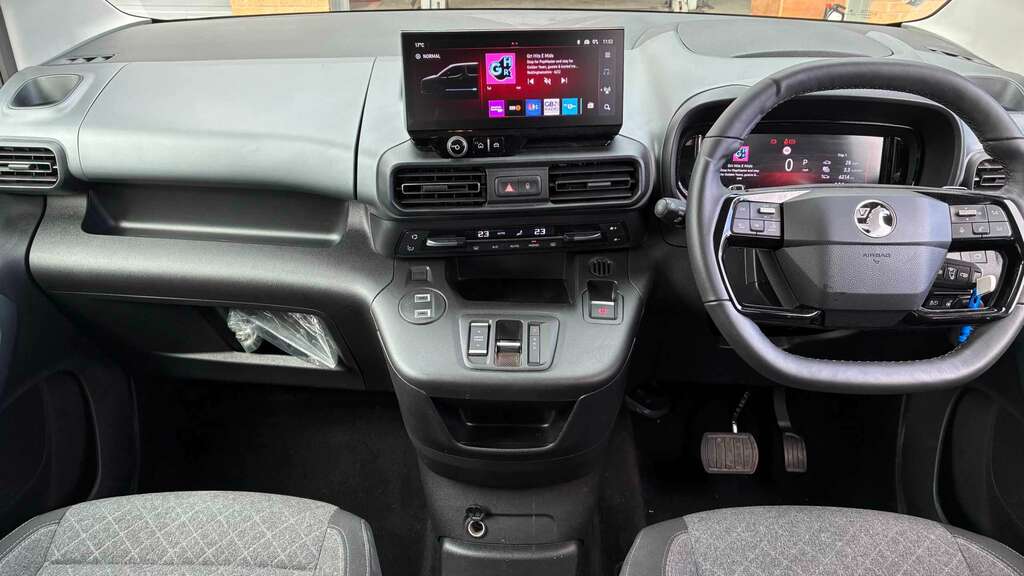 Vauxhall Combo-e Life 100Kw Ultimate 52Kwh 2025 Blue #3