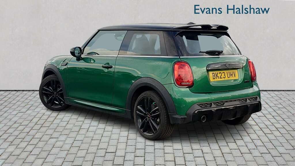 Mini Hatch 1.5 Cooper Sport 2023 Green #2