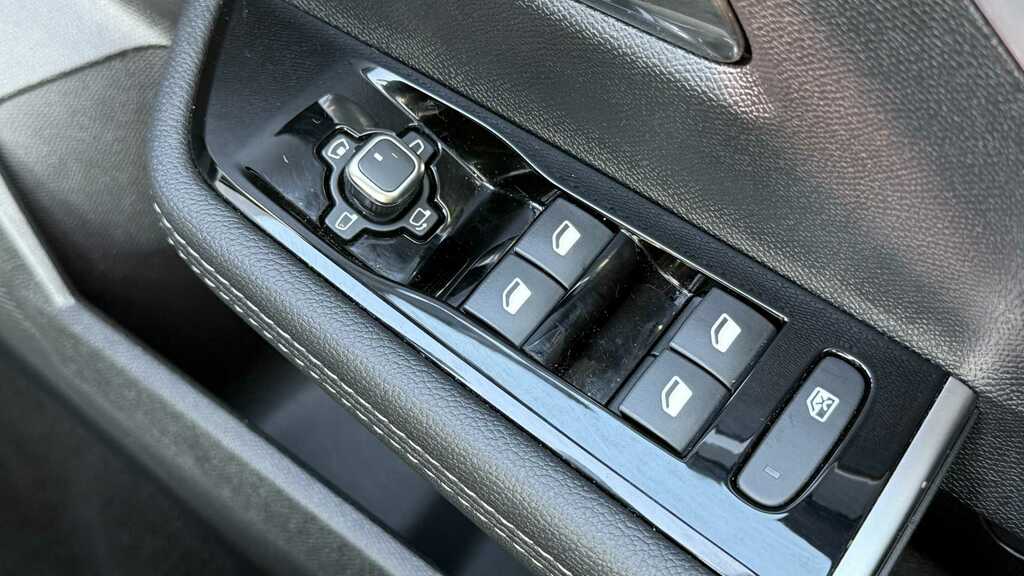 Vauxhall Astra 54Kwh Ultimate Hatchback 156 Ps #31