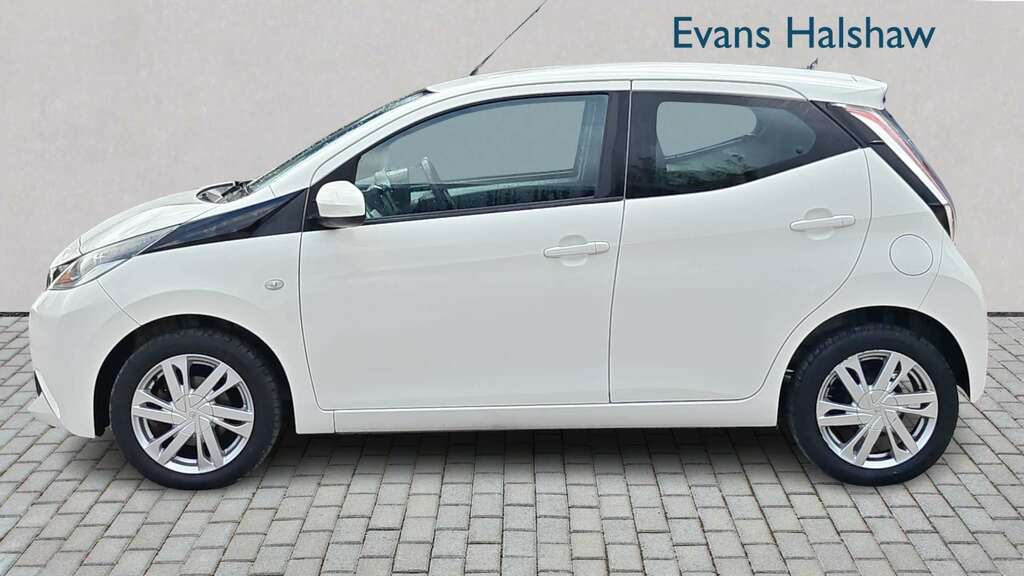 Toyota Aygo 1.0 Vvt-i X-pression 2014 White #6