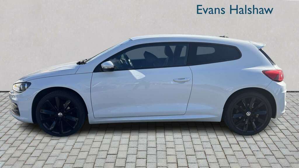 Volkswagen Scirocco 2.0 Tdi Bluemotion Tech R-line Dsg 2015 #2