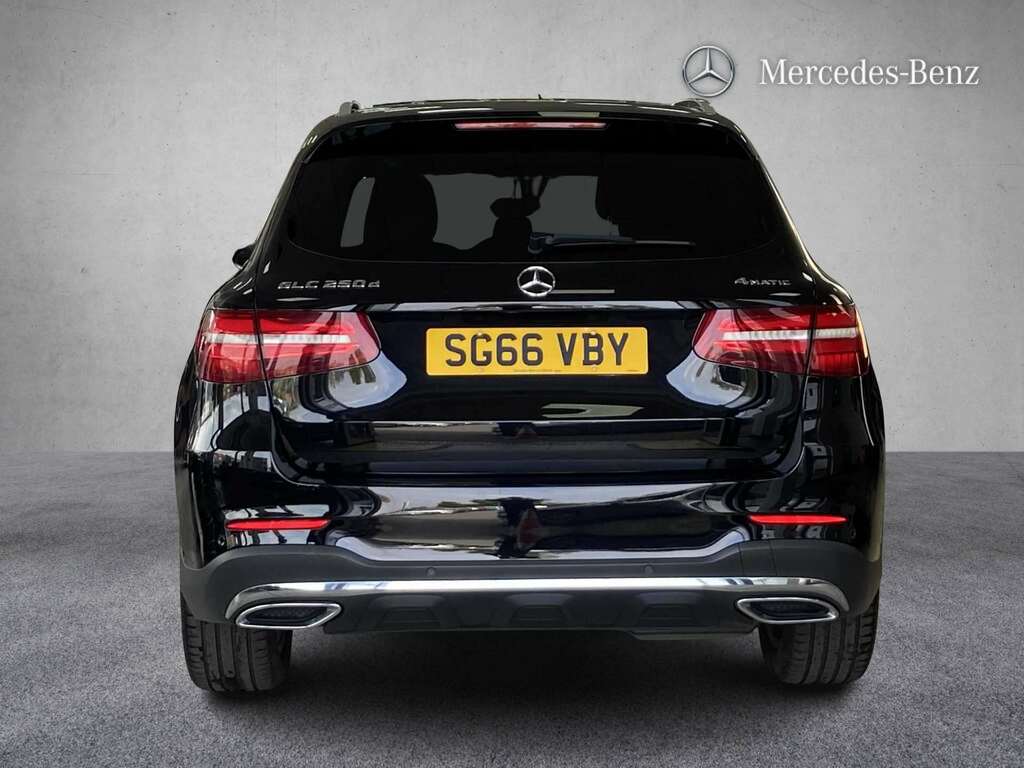Mercedes-Benz GLC Class 250D 4Matic Amg Line Premium 9G-tronic 2016 Black #4