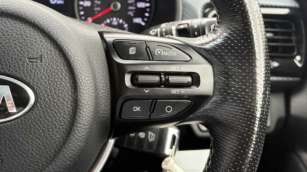Kia RIO 1.0 T Gdi 2 Hatchback White #16